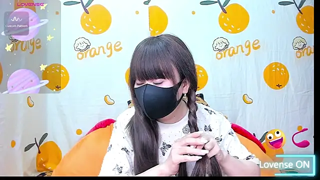 Snapshot of alonelove__ chatting on November 20, 2:12 am alonelove online show from November 20, 2:12 am