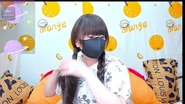 Snapshot of alonelove__ chatting on November 3, 2:39 am alonelove online show from November 3, 2:39 am