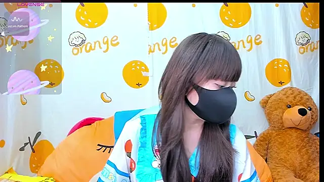 Snapshot of alonelove__ chatting on October 29, 2:32 am alonelove online show from October 29, 2:32 am