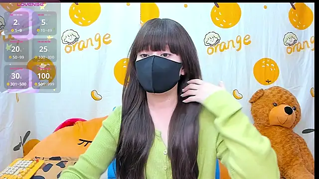 Snapshot of alonelove__ chatting on October 25, 2:22 am alonelove online show from October 25, 2:22 am