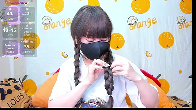 Snapshot of alonelove__ chatting on November 17, 2:37 am alonelove online show from November 17, 2:37 am