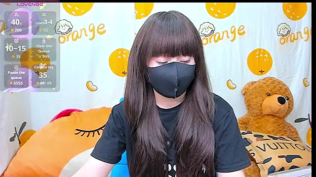 Snapshot of alonelove__ chatting on October 26, 2:23 am alonelove online show from October 26, 2:23 am