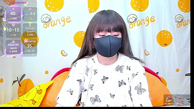 Snapshot of alonelove__ chatting on November 15, 2:37 am alonelove online show from November 15, 2:37 am