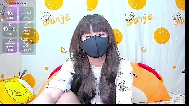 Snapshot of alonelove__ chatting on November 11, 2:50 am alonelove online show from November 11, 2:50 am