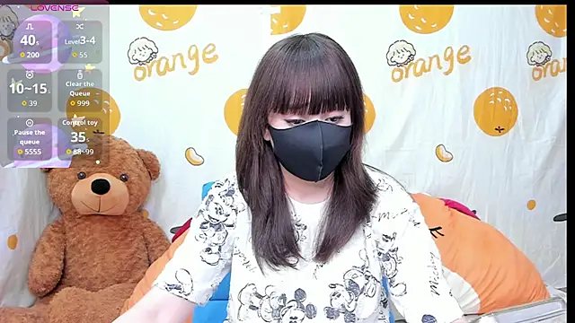 Snapshot of alonelove__ chatting on October 17, 2:26 am alonelove online show from October 17, 2:26 am