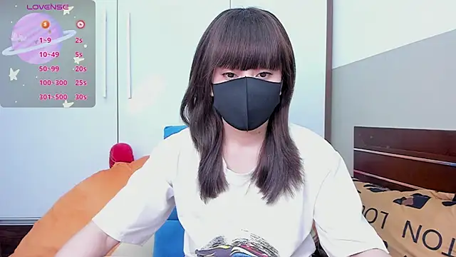 Snapshot of alonelove__ chatting on September 23, 2:18 am alonelove online show from September 23, 2:18 am