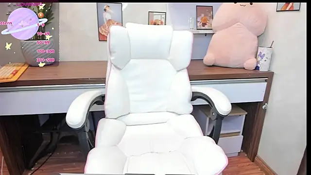 Snapshot of alonelove__ chatting on October 4, 3:30 am alonelove online show from October 4, 3:30 am