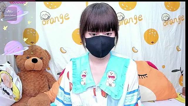 Snapshot of alonelove__ chatting on October 10, 2:23 am alonelove online show from October 10, 2:23 am