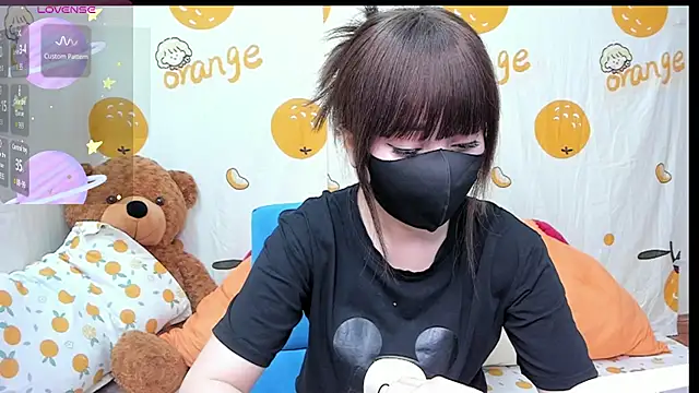 Snapshot of alonelove__ chatting on October 14, 2:45 am alonelove online show from October 14, 2:45 am