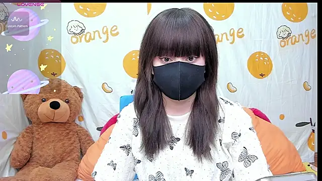 Snapshot of alonelove__ chatting on October 11, 2:34 am alonelove online show from October 11, 2:34 am