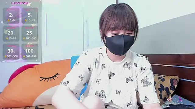 Snapshot of alonelove__ chatting on September 13, 2:22 am alonelove online show from September 13, 2:22 am