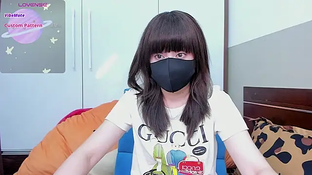 Snapshot of alonelove__ chatting on September 22, 2:06 am alonelove online show from September 22, 2:06 am