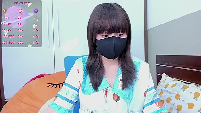 Snapshot of alonelove__ chatting on September 21, 2:28 am alonelove online show from September 21, 2:28 am