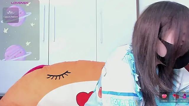 Snapshot of alonelove__ chatting on September 12, 2:23 am alonelove online show from September 12, 2:23 am