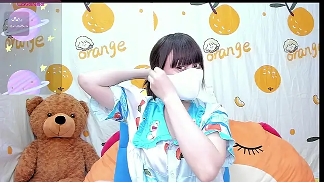 Snapshot of alonelove__ chatting on October 12, 2:35 am alonelove online show from October 12, 2:35 am