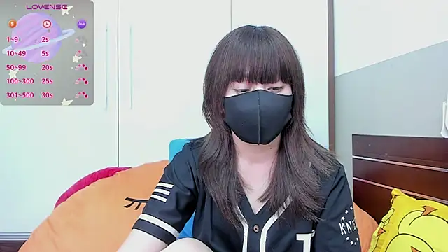 Snapshot of alonelove__ chatting on October 3, 2:37 am alonelove online show from October 3, 2:37 am