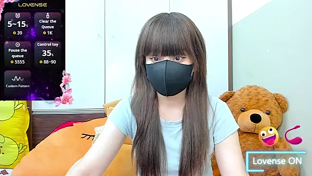 Snapshot of alonelove__ chatting on June 26, 2:17 am alonelove online show from June 26, 2:17 am