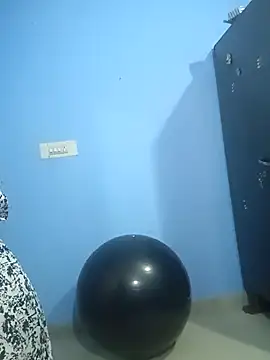 Snapshot of SANJU5888 chatting on November 19, 8:25 am SANJU5888 online show from November 19, 8:25 am