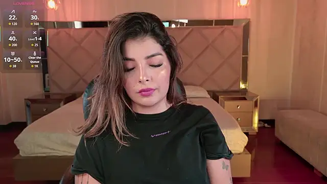 LisaMonroe  online show from March 13, 8:36 pm