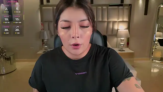 LisaMonroe  online show from February 11, 8:31 pm