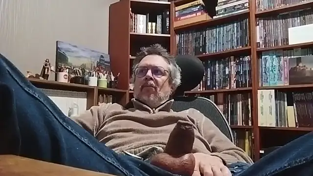 Snapshot of Mandra_is_a_whore chatting on October 27, 10:44 pm Mandra is a whore online show from October 27, 10:44 pm