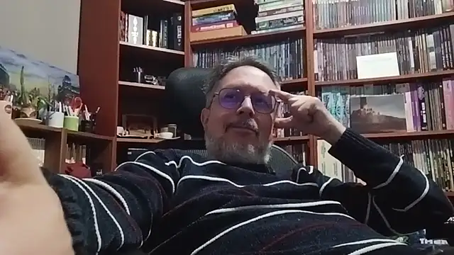 Snapshot of Mandra_is_a_whore chatting on December 2, 10:33 pm Mandra is a whore online show from December 2, 10:33 pm