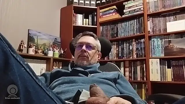 Snapshot of Mandra_is_a_whore chatting on November 20, 7:03 pm Mandra is a whore online show from November 20, 7:03 pm