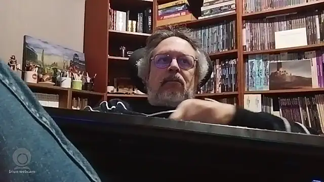 Snapshot of Mandra_is_a_whore chatting on November 10, 11:21 pm Mandra is a whore online show from November 10, 11:21 pm