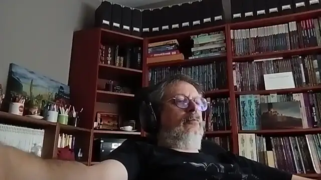 Snapshot of Mandra_is_a_whore chatting on November 13, 10:30 am Mandra is a whore online show from November 13, 10:30 am