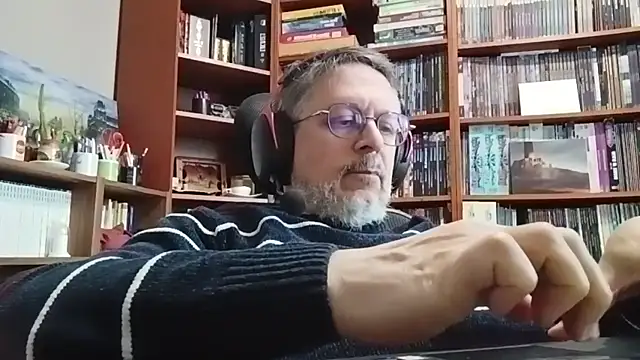 Snapshot of Mandra_is_a_whore chatting on November 27, 10:37 am Mandra is a whore online show from November 27, 10:37 am