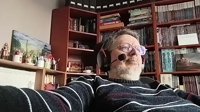 Snapshot of Mandra_is_a_whore chatting on December 1, 9:21 am Mandra is a whore online show from December 1, 9:21 am