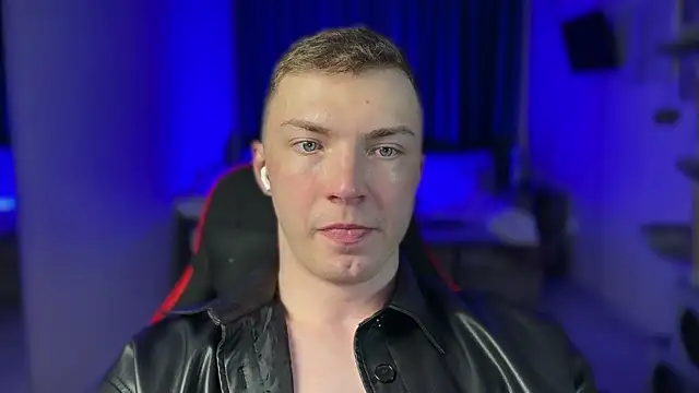 Snapshot of iron__chap chatting on February 11, 7:25 pm iron chap online show from February 11, 7:25 pm