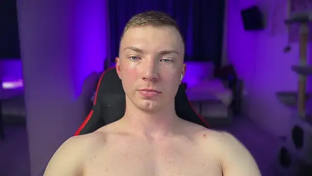 Snapshot of iron__chap chatting on February 8, 11:02 pm iron chap online show from February 8, 11:02 pm