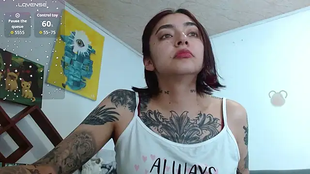 ZoeBakers  online show from October 29, 12:20 am