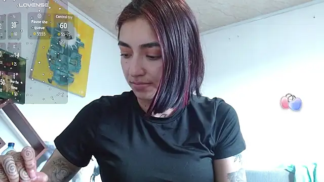 ZoeBakers  online show from October 24, 9:25 pm