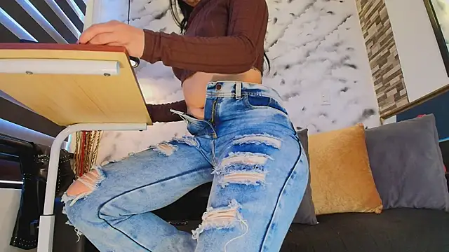 Sophie LittleS online show from March 15, 12:12 pm