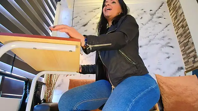 Sophie LittleS online show from February 14, 1:22 pm