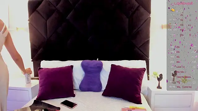 Snapshot of letiziia_sky1 chatting on September 30, 8:15 pm letiziia sky1 online show from September 30, 8:15 pm