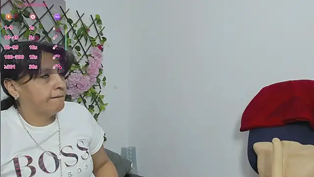 Snapshot of merlyna_goldens chatting on November 21, 11:26 pm merlyna goldens online show from November 21, 11:26 pm