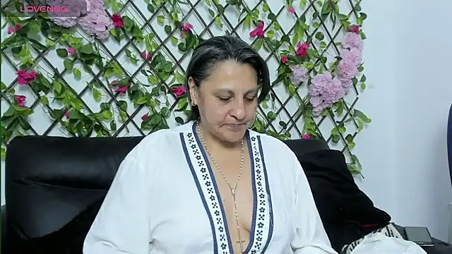 Snapshot of merlyna_goldens chatting on October 20, 11:38 pm merlyna goldens online show from October 20, 11:38 pm