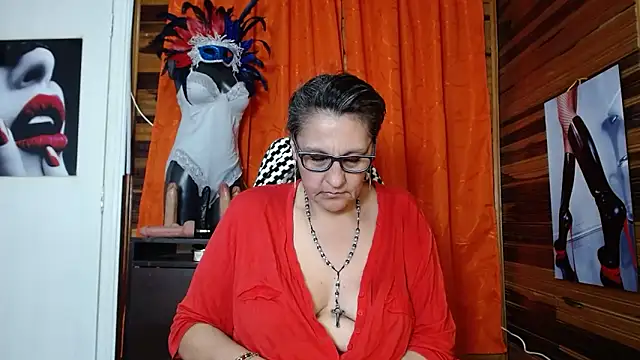 Snapshot of merlyna_goldens chatting on February 15, 3:39 pm merlyna goldens online show from February 15, 3:39 pm