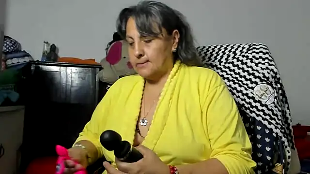 merlyna goldens online show from May 31, 11:05 pm