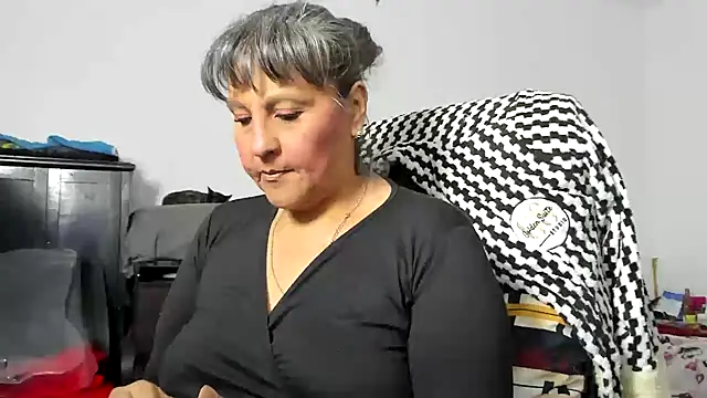 merlyna goldens online show from July 11, 4:57 am