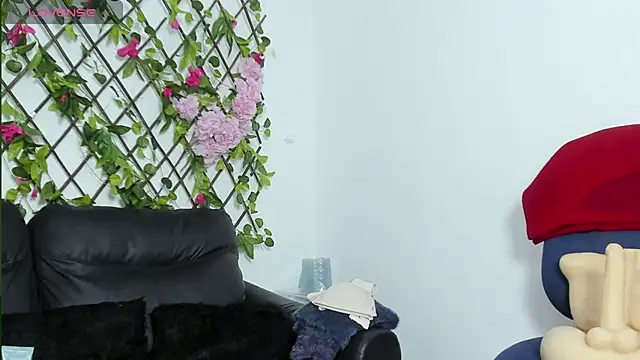 Snapshot of merlyna_goldens chatting on November 15, 1:53 am merlyna goldens online show from November 15, 1:53 am