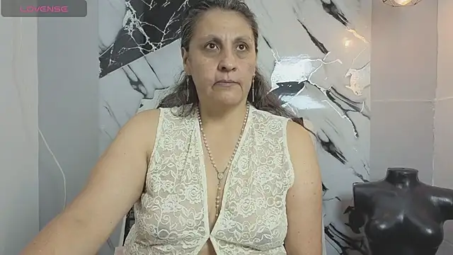 Snapshot of merlyna_goldens chatting on September 9, 3:38 am merlyna goldens online show from September 9, 3:38 am