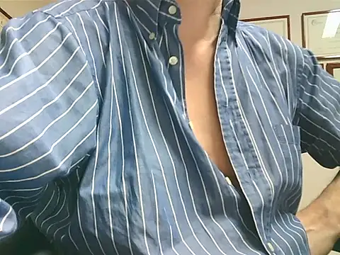 Snapshot of Gregcam chatting on June 7, 8:08 am Gregcam online show from June 7, 8:08 am