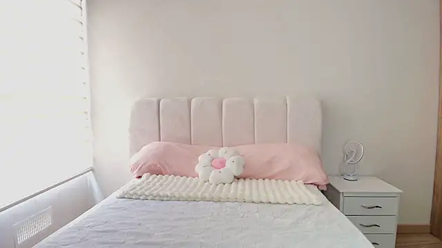 Zoe olsen online show from March 11, 4:56 pm