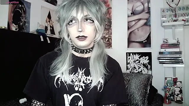 kiiler queen online show from May 6, 3:49 pm