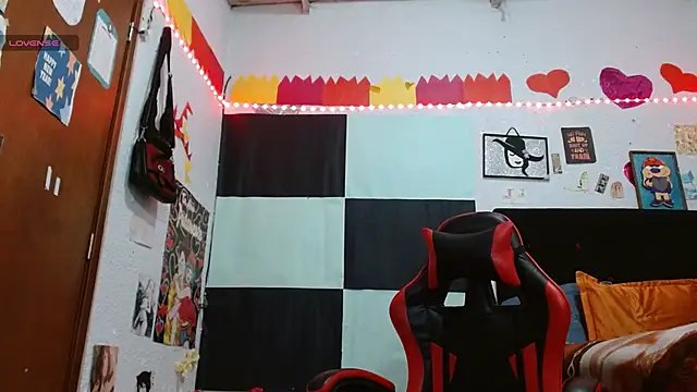 Snapshot of Saray_extrovert_ chatting on March 4, 4:09 am Saray extrovert online show from March 4, 4:09 am