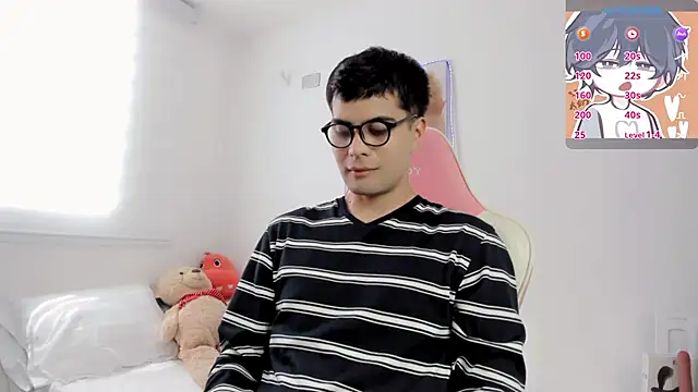 lucas cute online show from December 2, 6:20 pm